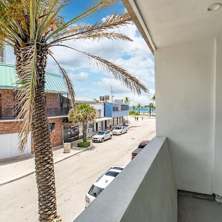 The Purple Pelican Beachfront With Ocean Balcony Unit 2 Fort Lauderdale Exterior photo